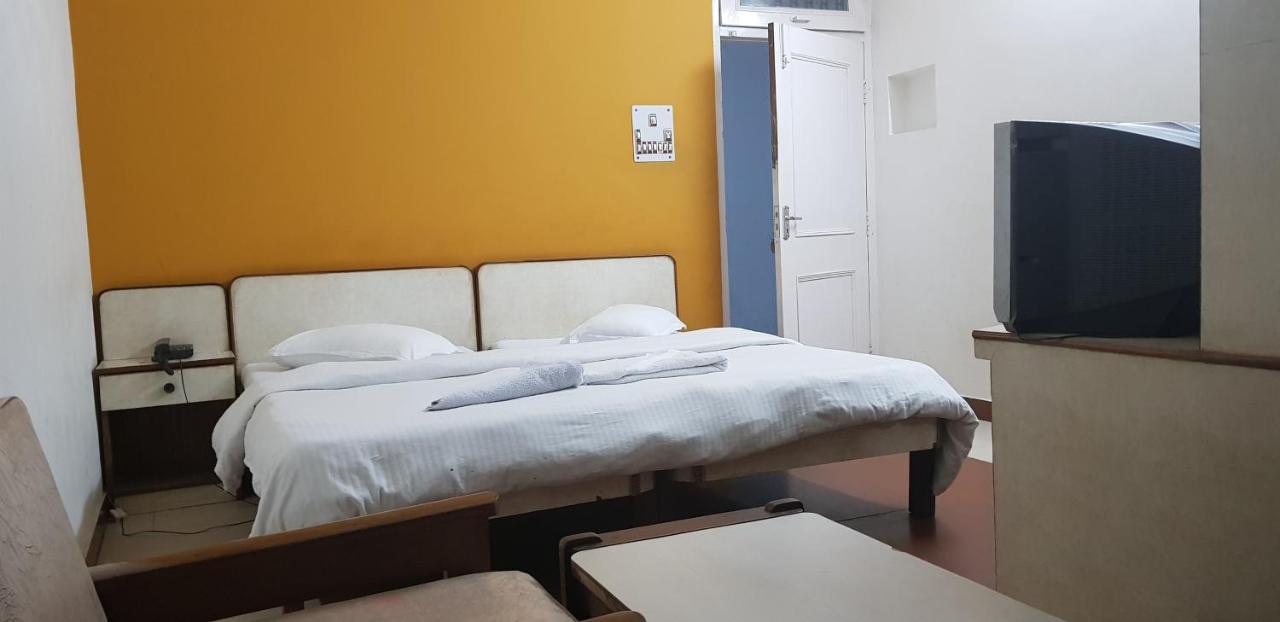 Hotel Midtown Haridwar Bagian luar foto